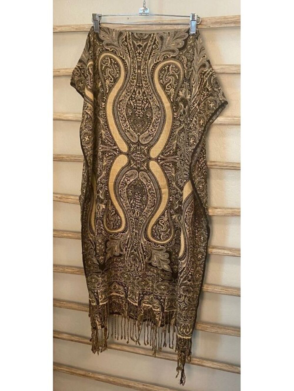 Vintage Bohemian Style Paisley Patterned Shawl with Fringe